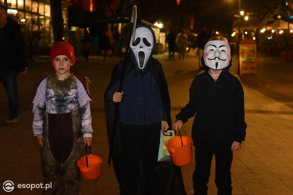 Sopot opanowały czarownice, stwory i bohaterowie wszelkiej maści! Halloween w kurorcie [FOTO]