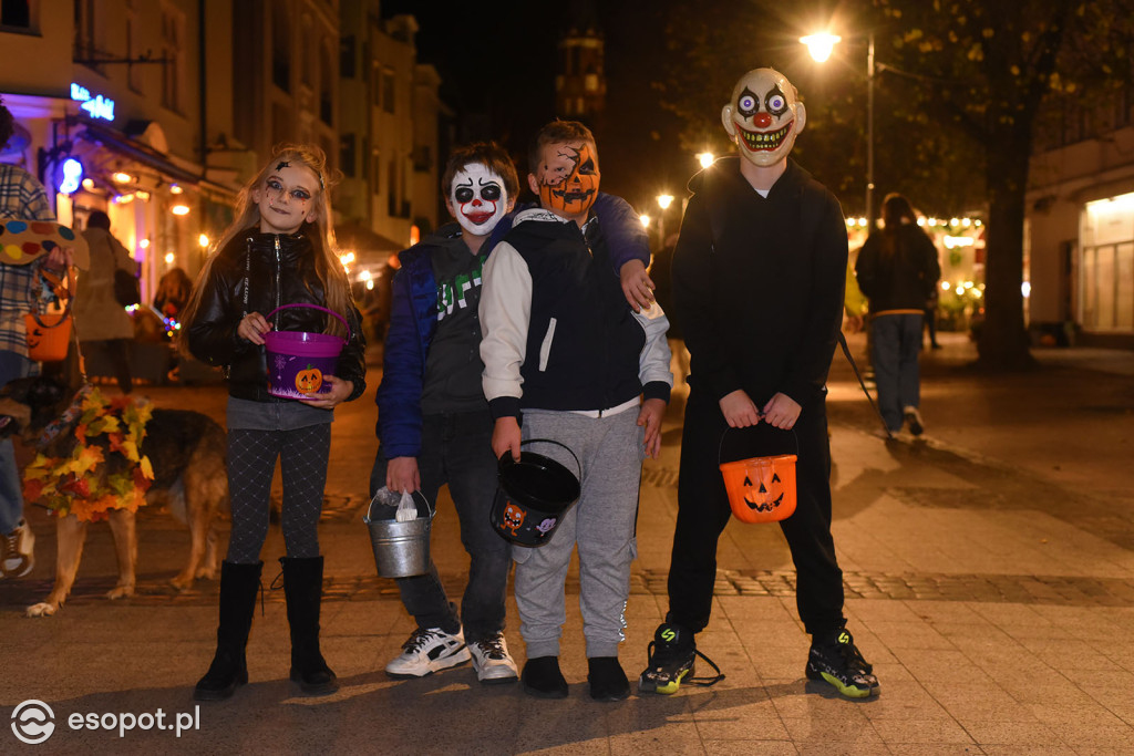 Sopot opanowały czarownice, stwory i bohaterowie wszelkiej maści! Halloween w kurorcie [FOTO]