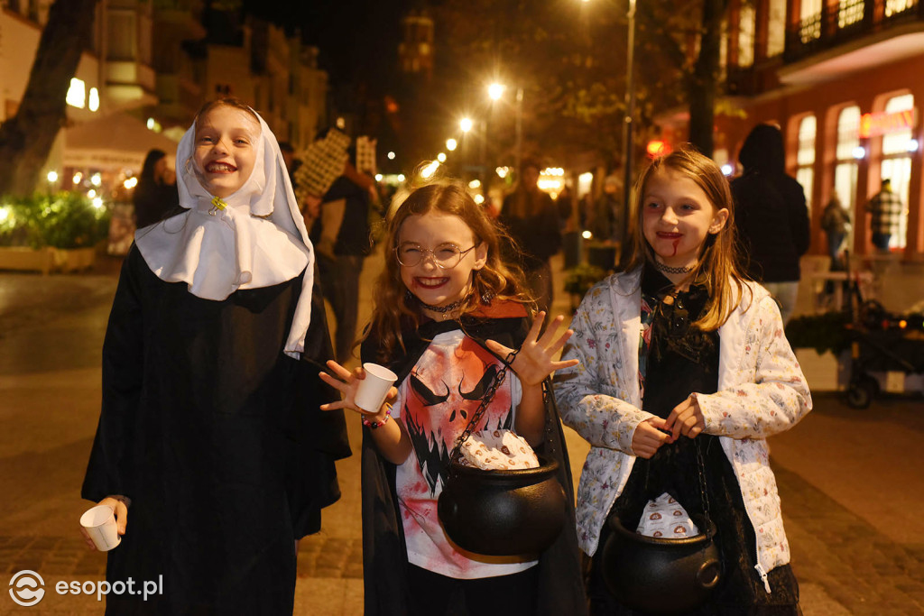 Sopot opanowały czarownice, stwory i bohaterowie wszelkiej maści! Halloween w kurorcie [FOTO]