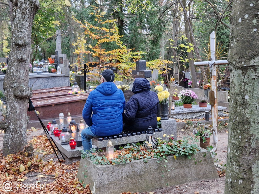 Wszystkich Świętych w Sopocie. Kurort w listopadowej zadumie [FOTO]