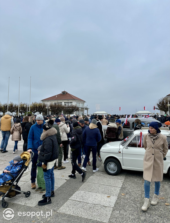 Polonez, hymn i parada! Tak Sopot uczcił Święto Niepodległości [FOTO]