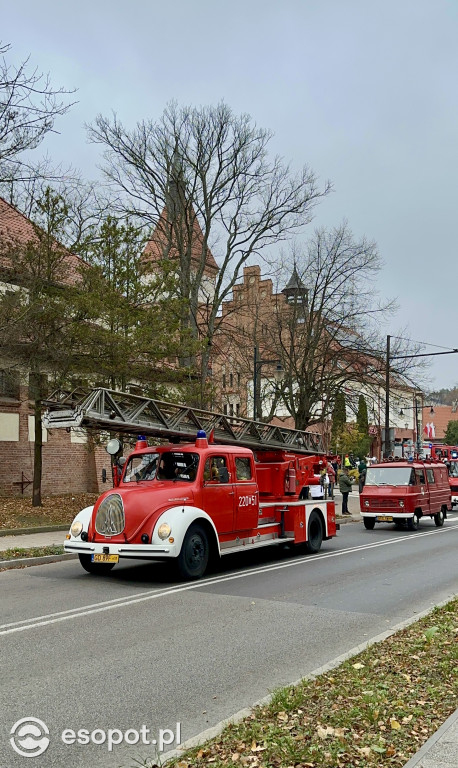 Polonez, hymn i parada! Tak Sopot uczcił Święto Niepodległości [FOTO]