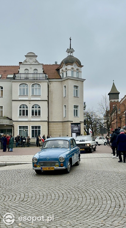 Polonez, hymn i parada! Tak Sopot uczcił Święto Niepodległości [FOTO]