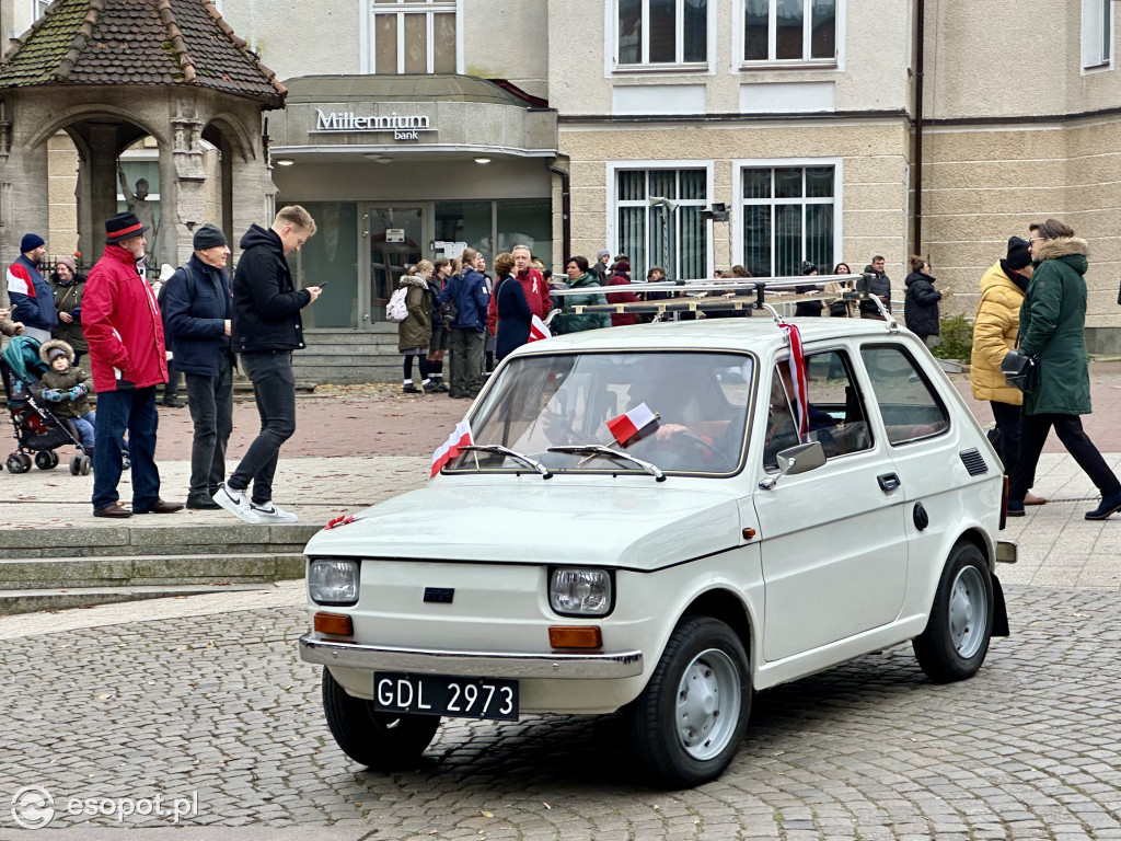 Polonez, hymn i parada! Tak Sopot uczcił Święto Niepodległości [FOTO]