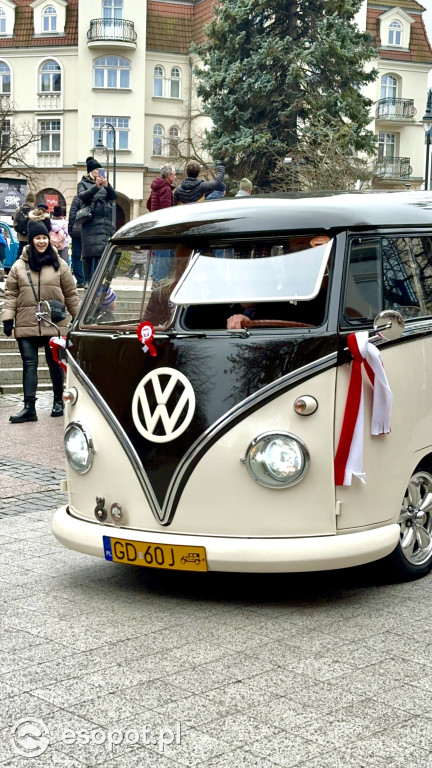 Polonez, hymn i parada! Tak Sopot uczcił Święto Niepodległości [FOTO]