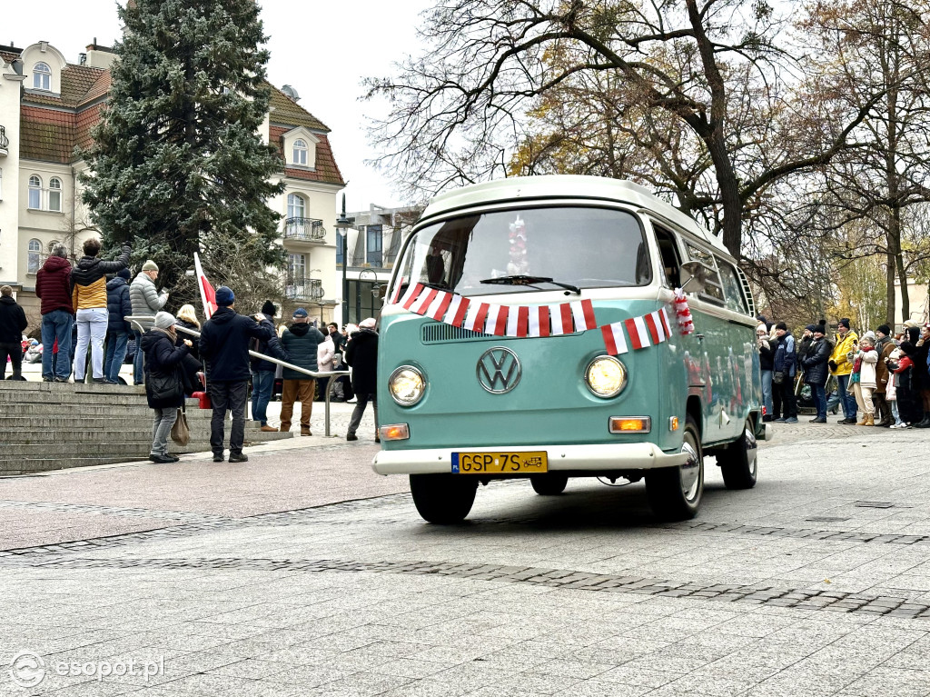 Polonez, hymn i parada! Tak Sopot uczcił Święto Niepodległości [FOTO]