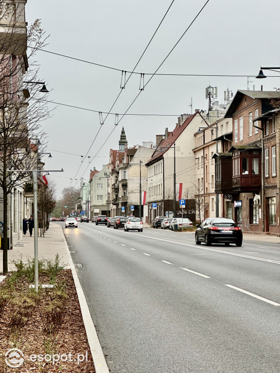 Hit czy kit? Odświeżona Aleja Niepodległości w Sopocie na zdjęciach [FOTO]