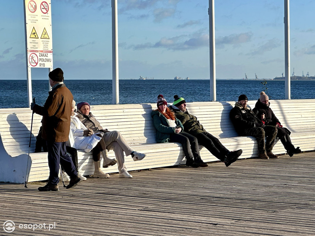 Przedświąteczny Sopot na zdjęciach! Lodowisko, dekoracje i tłumy na molo [FOTO]