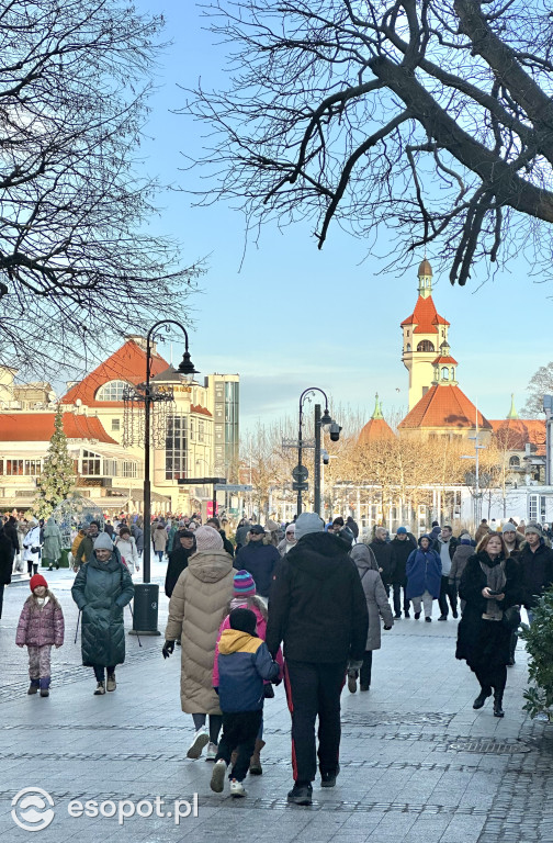 Świąteczny ATAK na Sopot. Turyści wypełnili centrum po brzegi [FOTO]