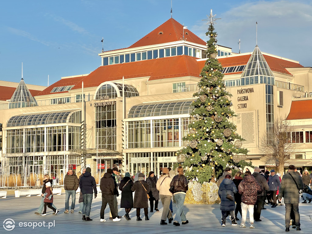 Świąteczny ATAK na Sopot. Turyści wypełnili centrum po brzegi [FOTO]