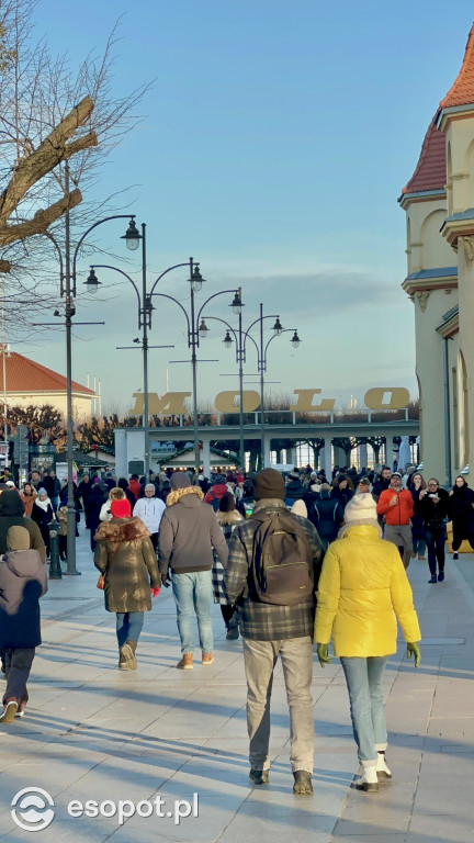 Świąteczny ATAK na Sopot. Turyści wypełnili centrum po brzegi [FOTO]