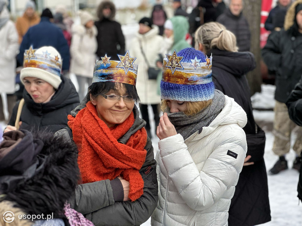 Orszak Trzech Króli znów przyciągnął tłumy! Barwny korowód przeszedł ulicami Sopotu [FOTO]