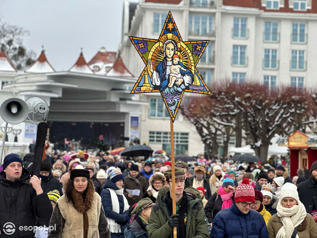 Orszak Trzech Króli znów przyciągnął tłumy! Barwny korowód przeszedł ulicami Sopotu [FOTO]