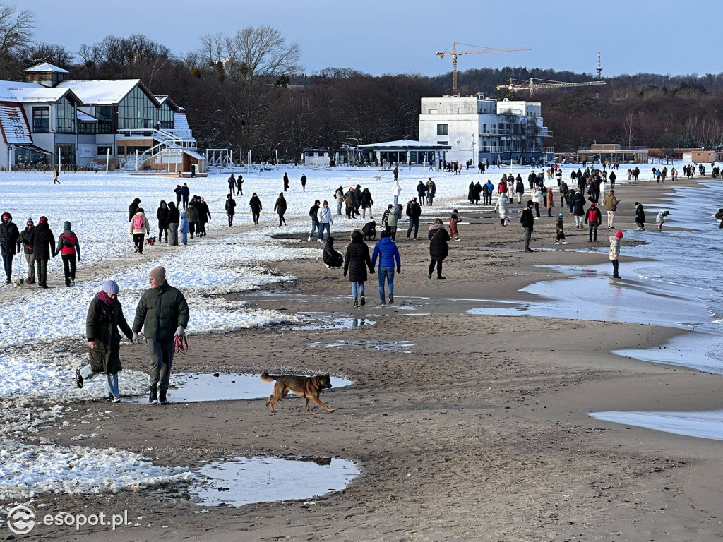 Zimowy Sopot na zdjęciach! Długi weekend w kurorcie [FOTO]