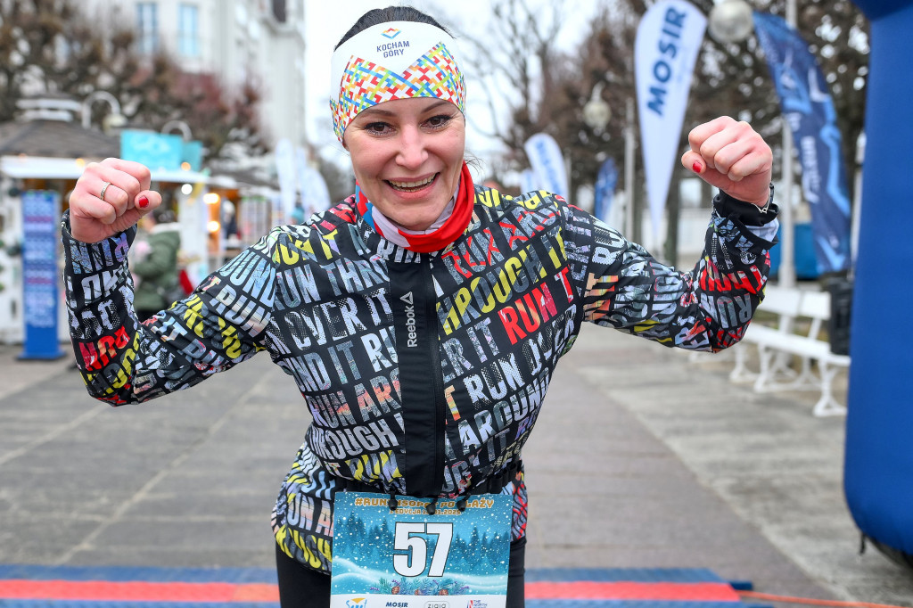 Biegacze zmierzyli się na plaży w Sopocie! Pokonali trasę liczącą 4 km [FOTO]