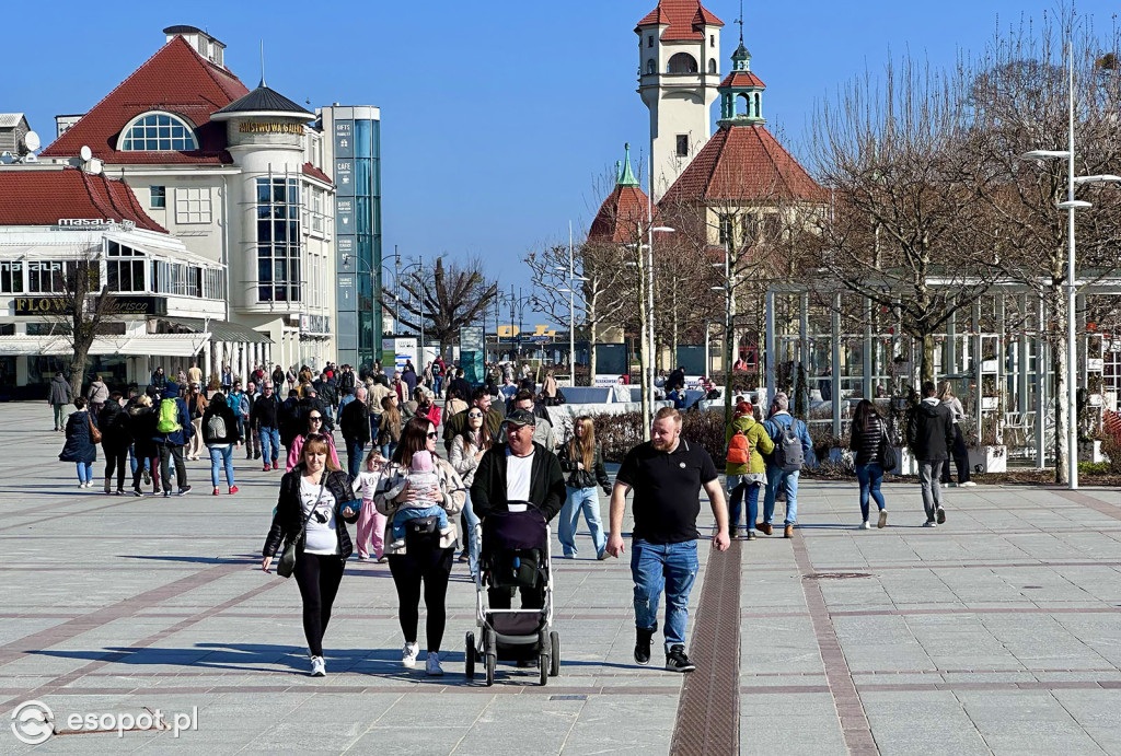 Trudno uwierzyć, ale to jeszcze zima w Sopocie! Wiosenny kurort na zdjęciach [FOTO]