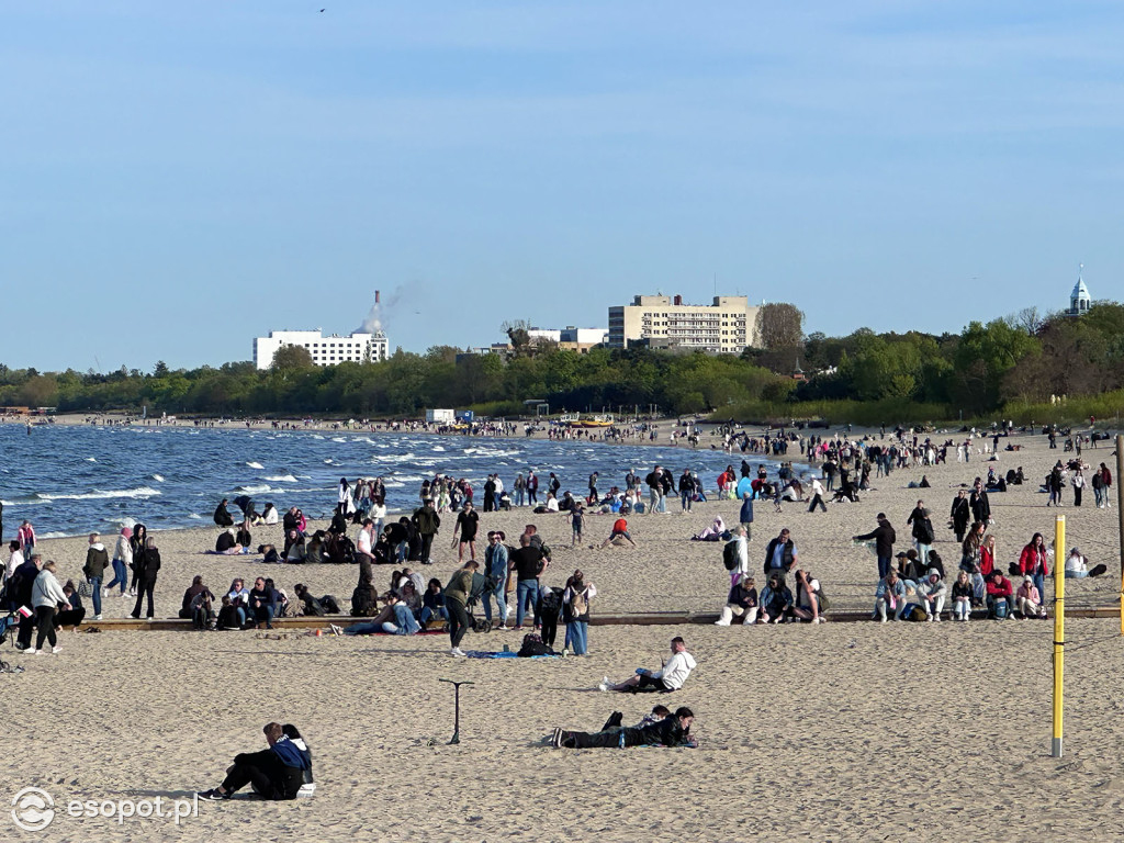 Sopot na majówkę pęka w szwach! Turyści szturmują popularne miejsca [FOTO]
