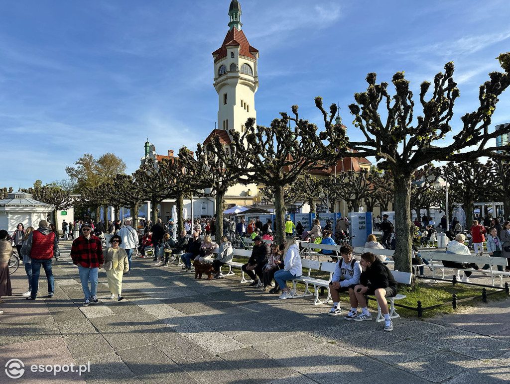 Sopot na majówkę pęka w szwach! Turyści szturmują popularne miejsca [FOTO]