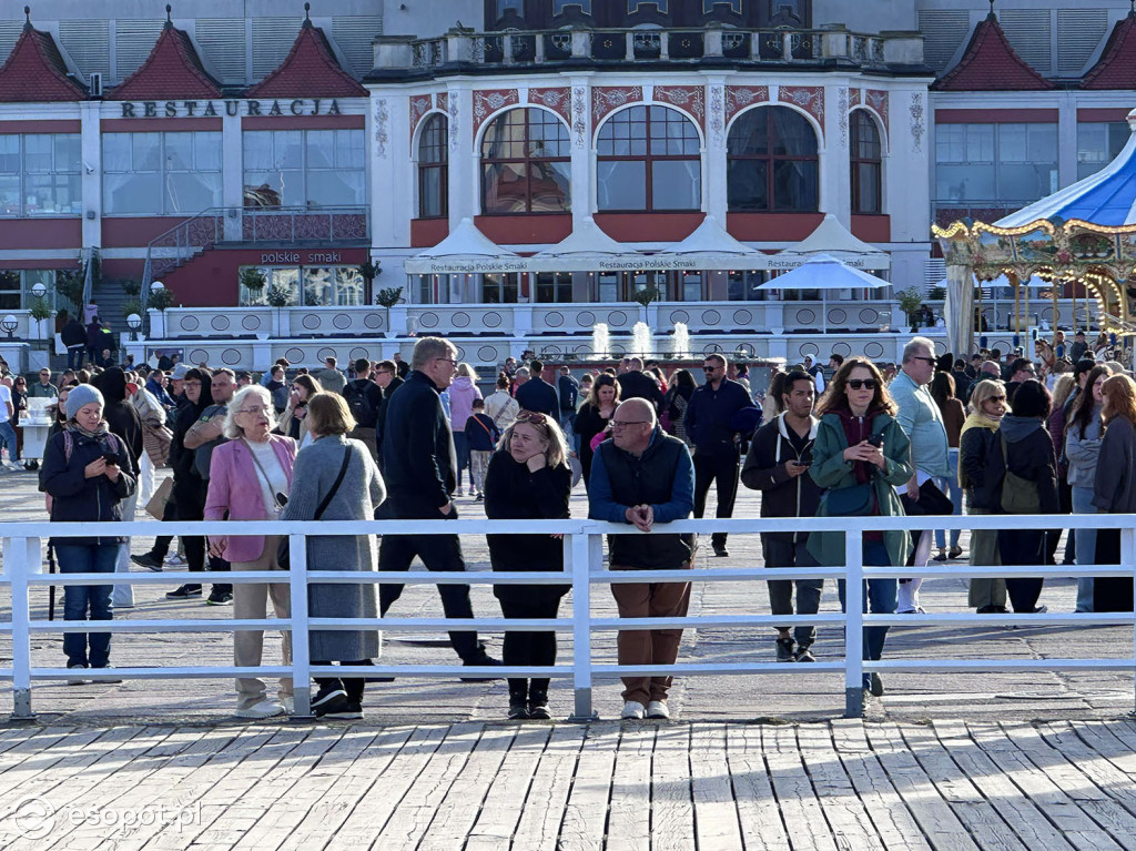 Sopot na majówkę pęka w szwach! Turyści szturmują popularne miejsca [FOTO]