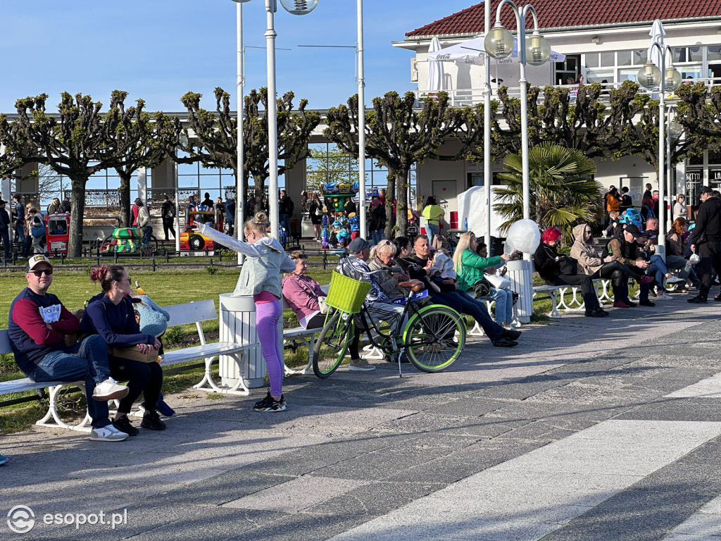 Sopot na majówkę pęka w szwach! Turyści szturmują popularne miejsca [FOTO]