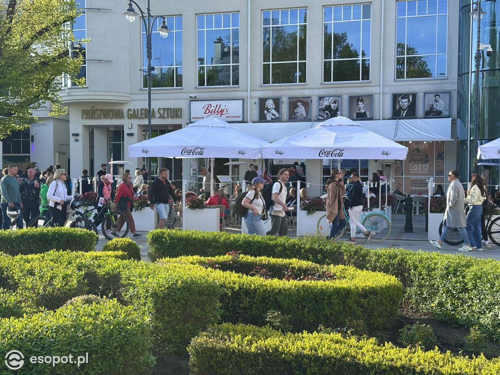 Sopot na majówkę pęka w szwach! Turyści szturmują popularne miejsca [FOTO]