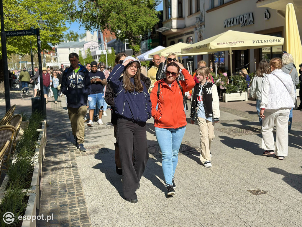 Sopot na majówkę pęka w szwach! Turyści szturmują popularne miejsca [FOTO]