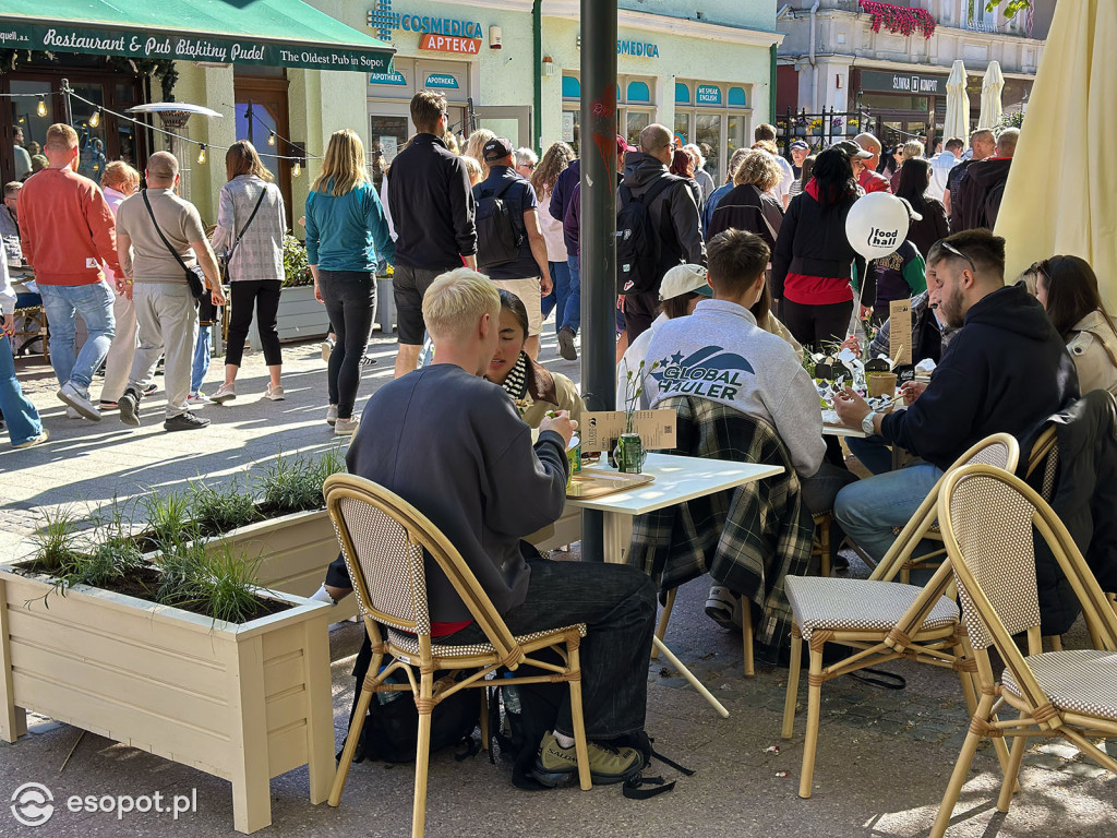 Sopot na majówkę pęka w szwach! Turyści szturmują popularne miejsca [FOTO]