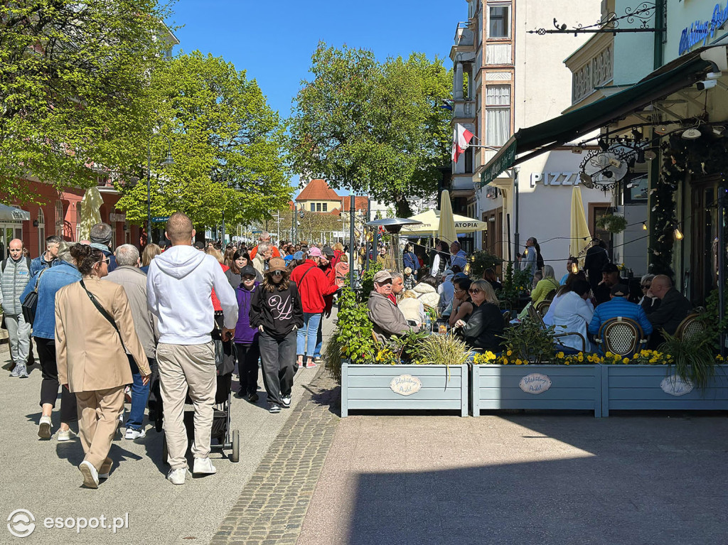 Sopot na majówkę pęka w szwach! Turyści szturmują popularne miejsca [FOTO]