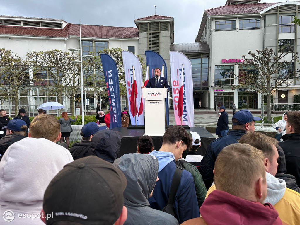 Wiec Mentzena na Placu Przyjaciół Sopotu [FOTO]