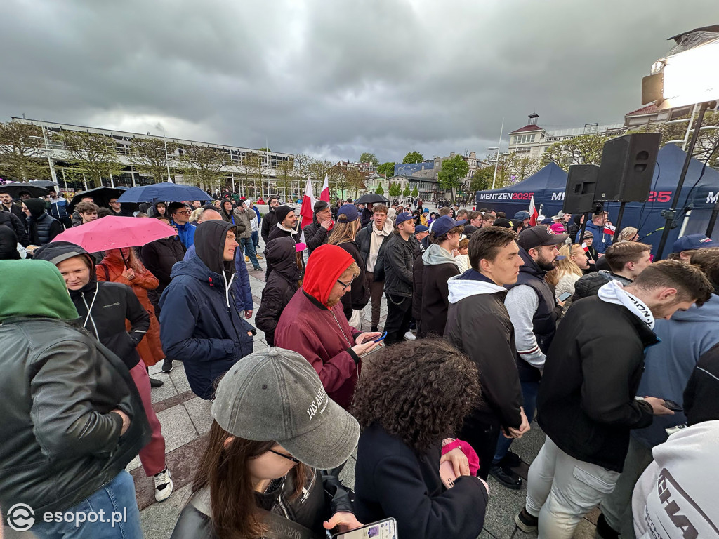 Wiec Mentzena na Placu Przyjaciół Sopotu [FOTO]