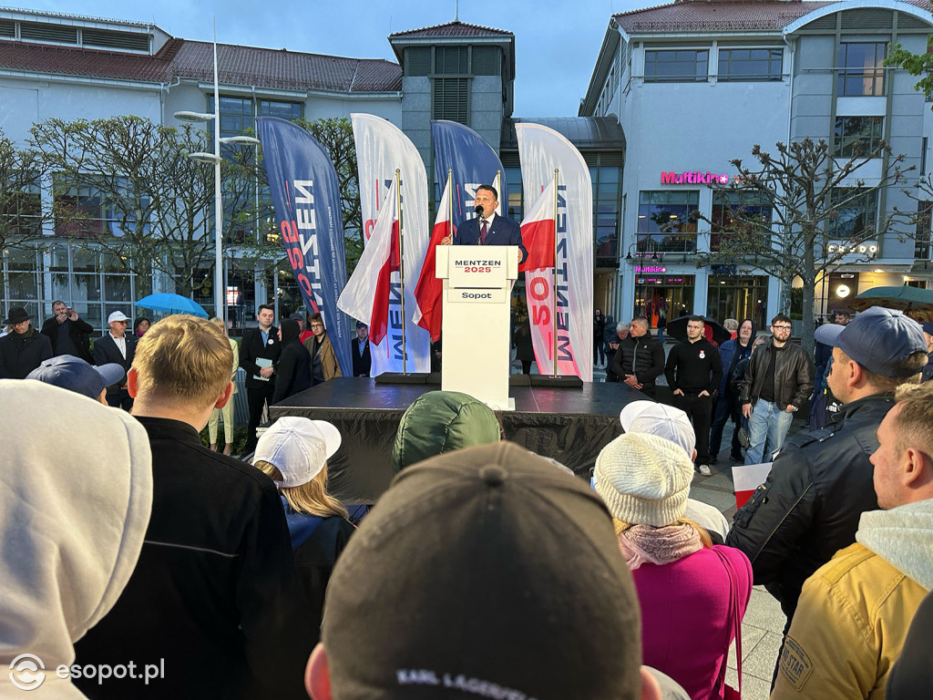 Wiec Mentzena na Placu Przyjaciół Sopotu [FOTO]