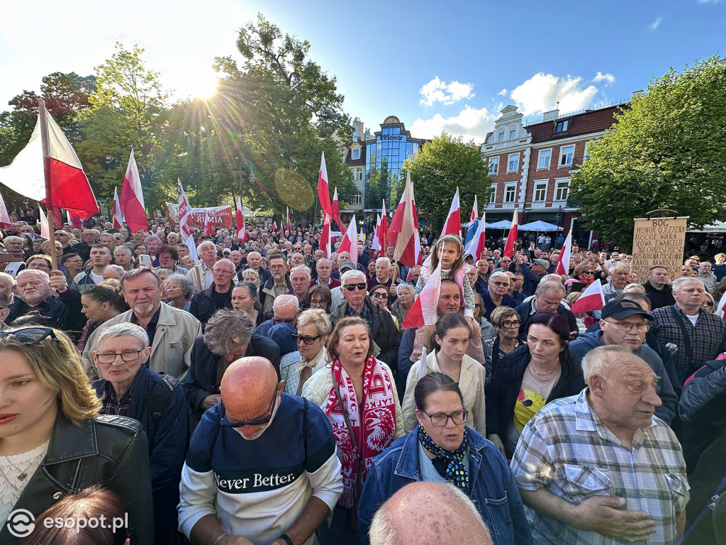 Tłumy na wiecu poparcia dla Karola Nawrockiego [FOTO]