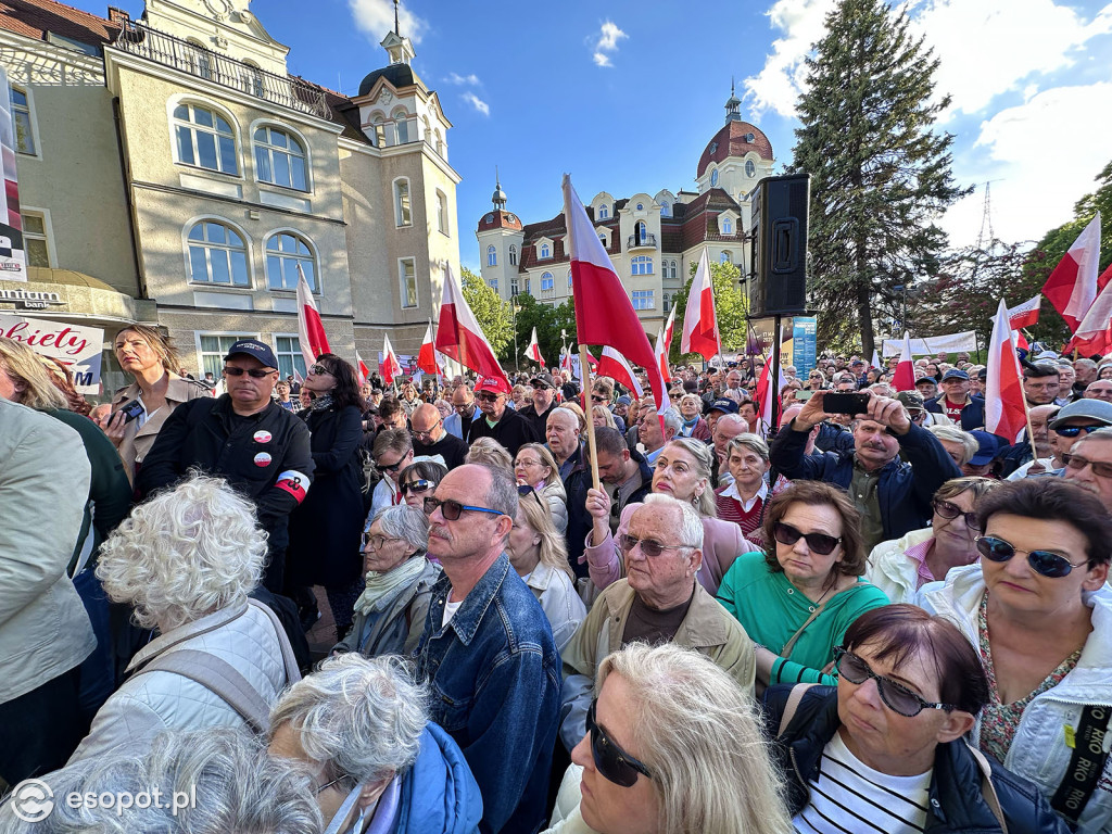 Tłumy na wiecu poparcia dla Karola Nawrockiego [FOTO]