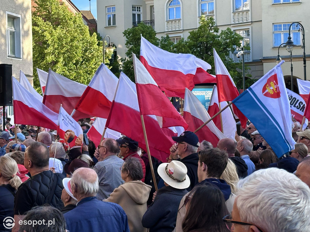 Tłumy na wiecu poparcia dla Karola Nawrockiego [FOTO]
