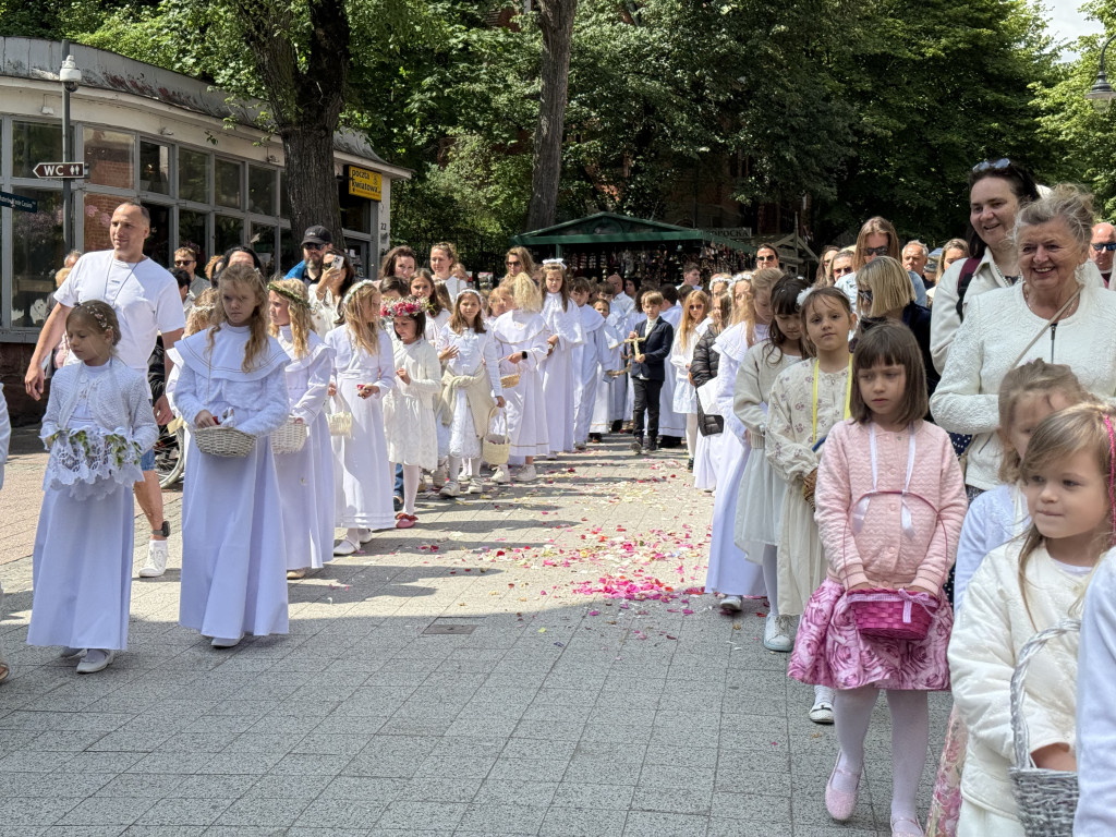 Tłumy na procesji Bożego Ciała w Sopocie [FOTO]