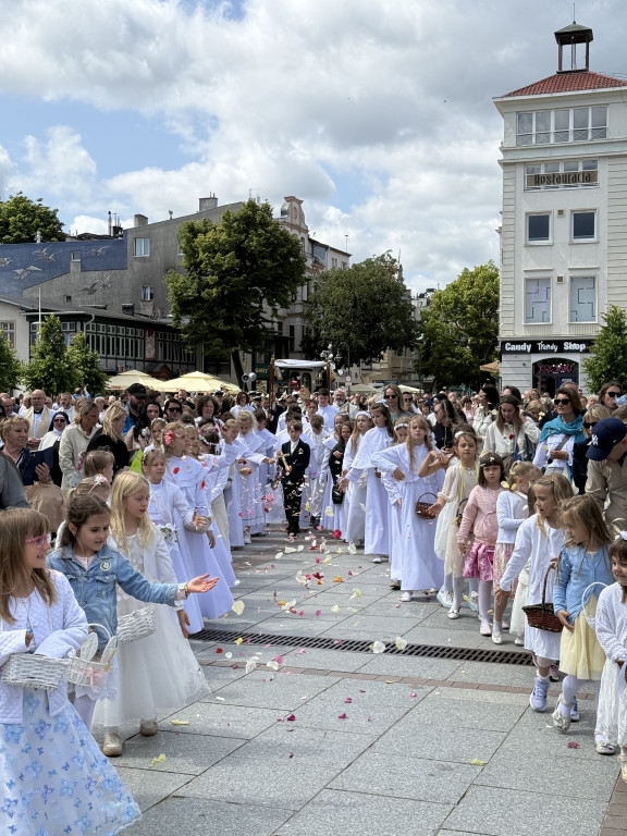 Tłumy na procesji Bożego Ciała w Sopocie [FOTO]