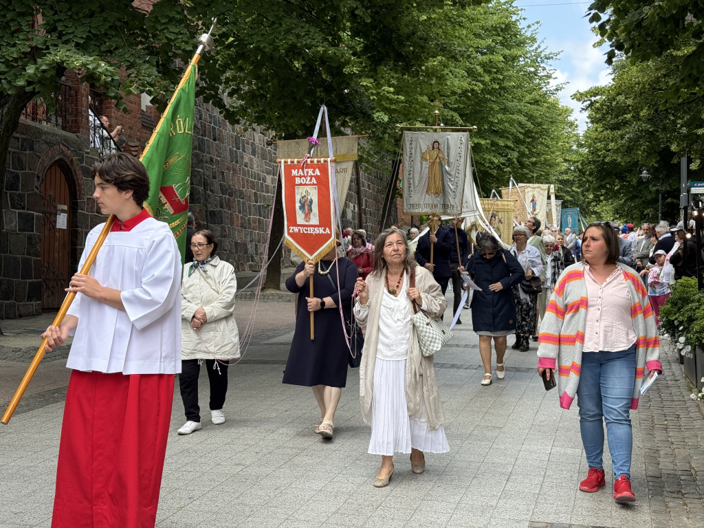 Tłumy na procesji Bożego Ciała w Sopocie [FOTO]