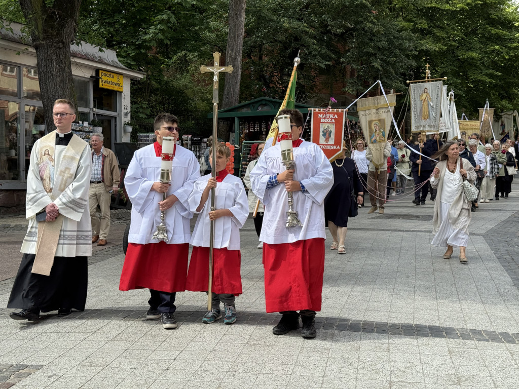 Tłumy na procesji Bożego Ciała w Sopocie [FOTO]