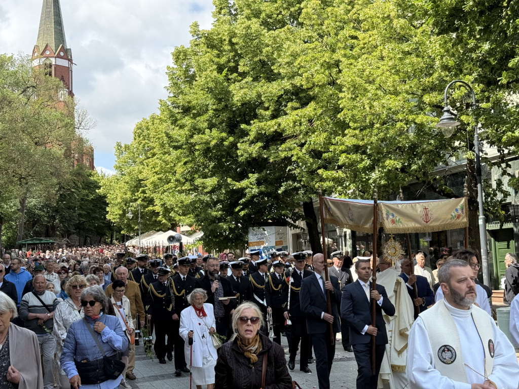 Tłumy na procesji Bożego Ciała w Sopocie [FOTO]