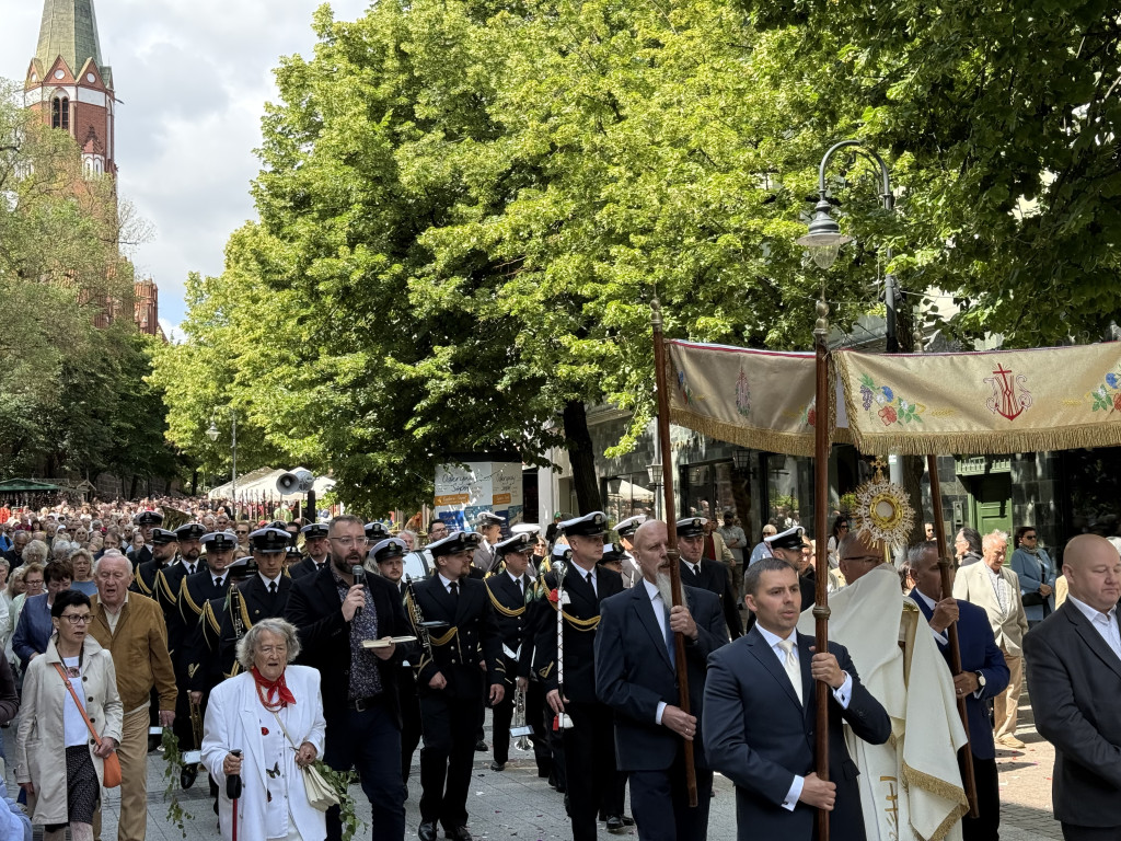 Tłumy na procesji Bożego Ciała w Sopocie [FOTO]