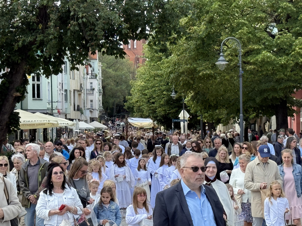 Tłumy na procesji Bożego Ciała w Sopocie [FOTO]