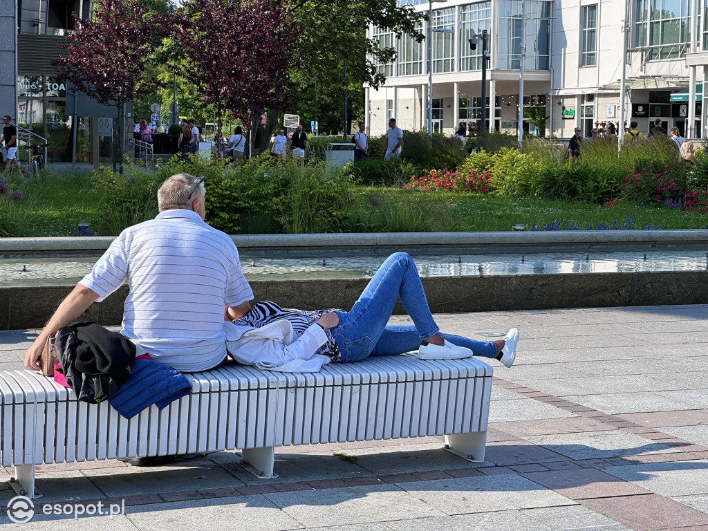 Zaskakująco spokojny początek lata w Sopocie! Długi weekend bez tłumów, za to ze słońcem [FOTO]