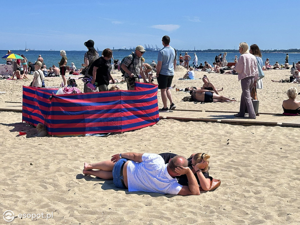 Zaskakująco spokojny początek lata w Sopocie! Długi weekend bez tłumów, za to ze słońcem [FOTO]