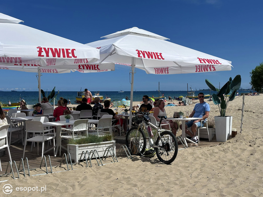 Zaskakująco spokojny początek lata w Sopocie! Długi weekend bez tłumów, za to ze słońcem [FOTO]