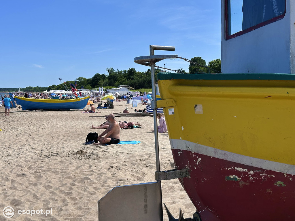 Zaskakująco spokojny początek lata w Sopocie! Długi weekend bez tłumów, za to ze słońcem [FOTO]