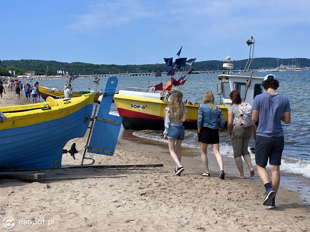 Zaskakująco spokojny początek lata w Sopocie! Długi weekend bez tłumów, za to ze słońcem [FOTO]