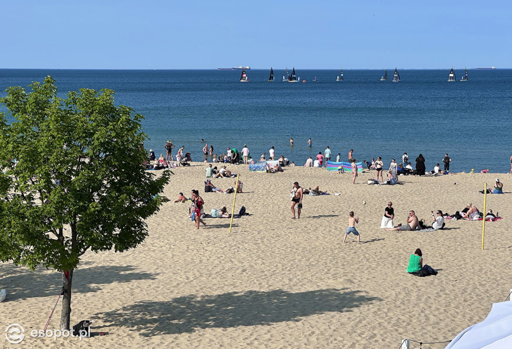 Zaskakująco spokojny początek lata w Sopocie! Długi weekend bez tłumów, za to ze słońcem [FOTO]