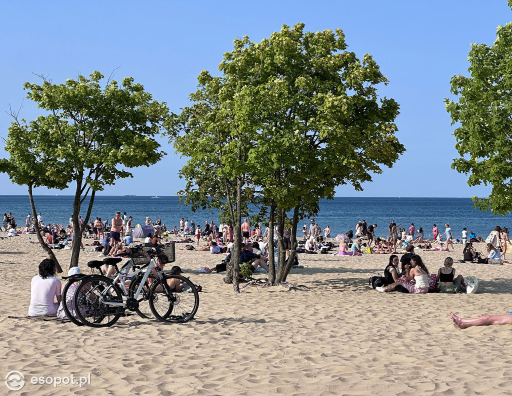 Zaskakująco spokojny początek lata w Sopocie! Długi weekend bez tłumów, za to ze słońcem [FOTO]