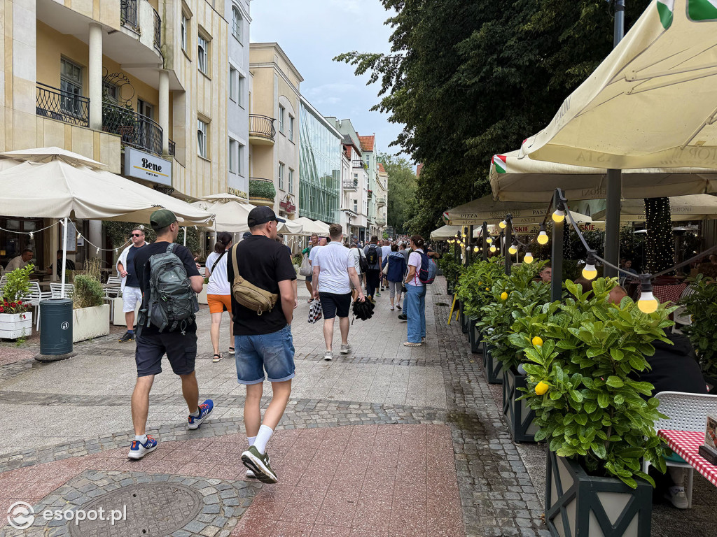 Prognozy nie odstraszyły turystów w Sopocie! Tłumy w pierwszy weekend sierpnia  [FOTO]