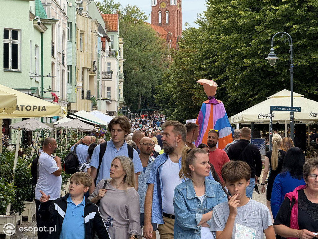 Prognozy nie odstraszyły turystów w Sopocie! Tłumy w pierwszy weekend sierpnia  [FOTO]